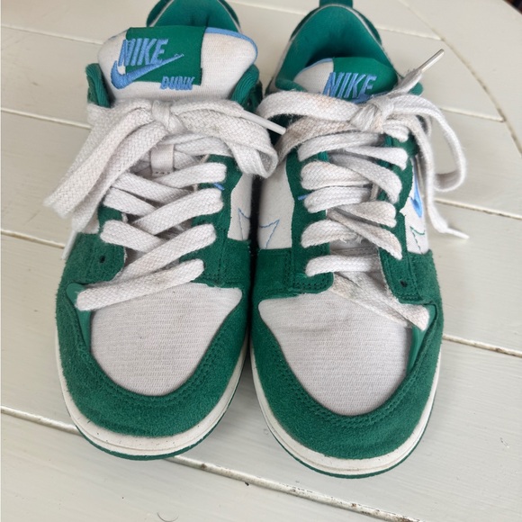 Nike  Dunk Low Disrupt 2 'Malachite'  Size 7.5 women's. Green and white Preowned - Picture 14 of 14